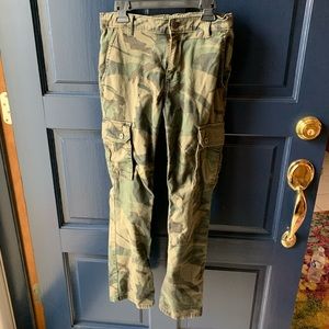 Boys size 12 Wrangler camouflage pants.